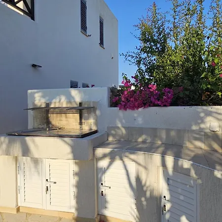 Nefeli Villa Klorakas